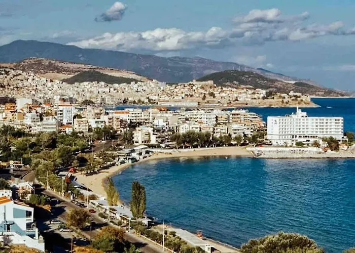 Seaside Apartment In Kalamitsa Area